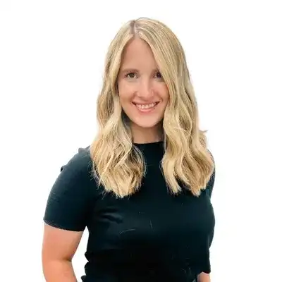 Portrait of Alyssa Bethel, a professional stylist at Flying Scissors Salon & Spa, showcasing their expertise and style.